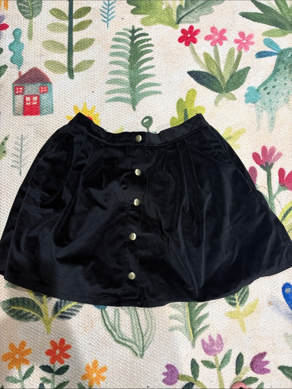 Scorpio Tuesday Bassen Black Velvet Button-Front Skater Skirt